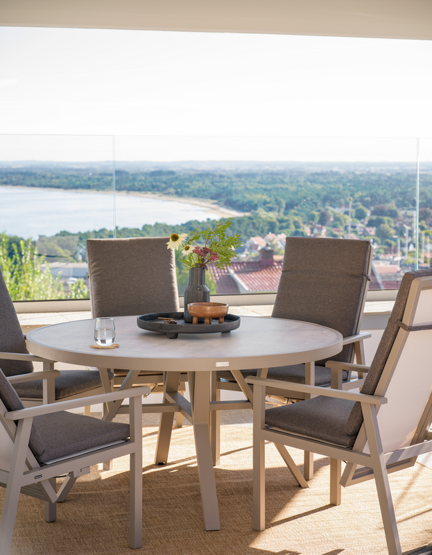 Samvaro dining table Khaki/sand