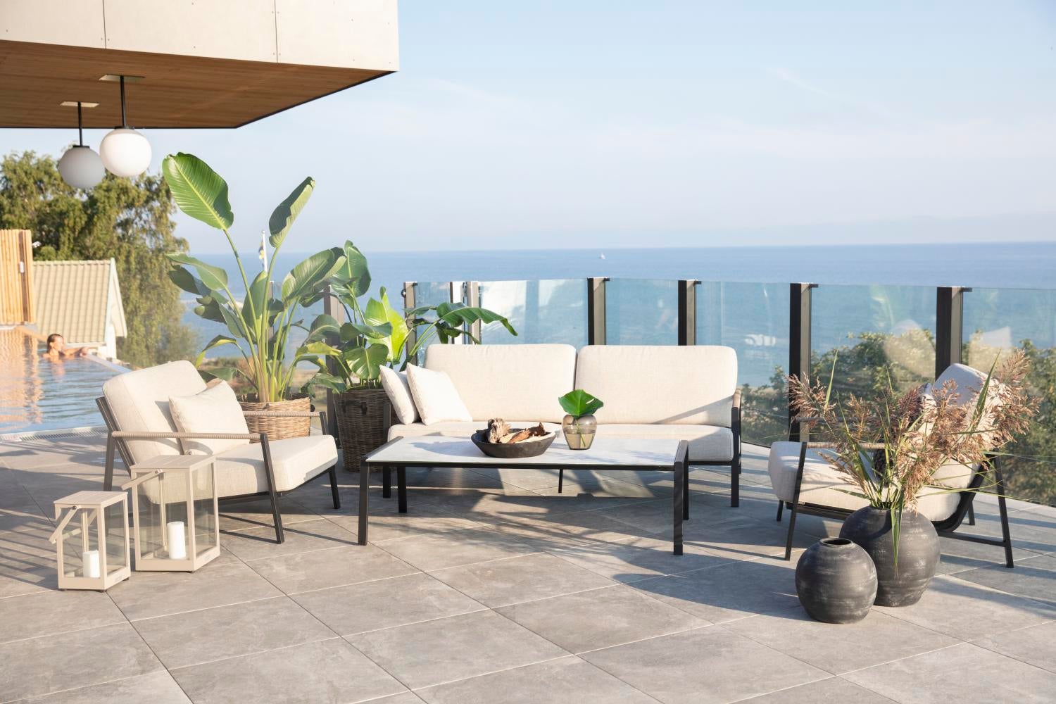 Lyra armchair Black/Sand