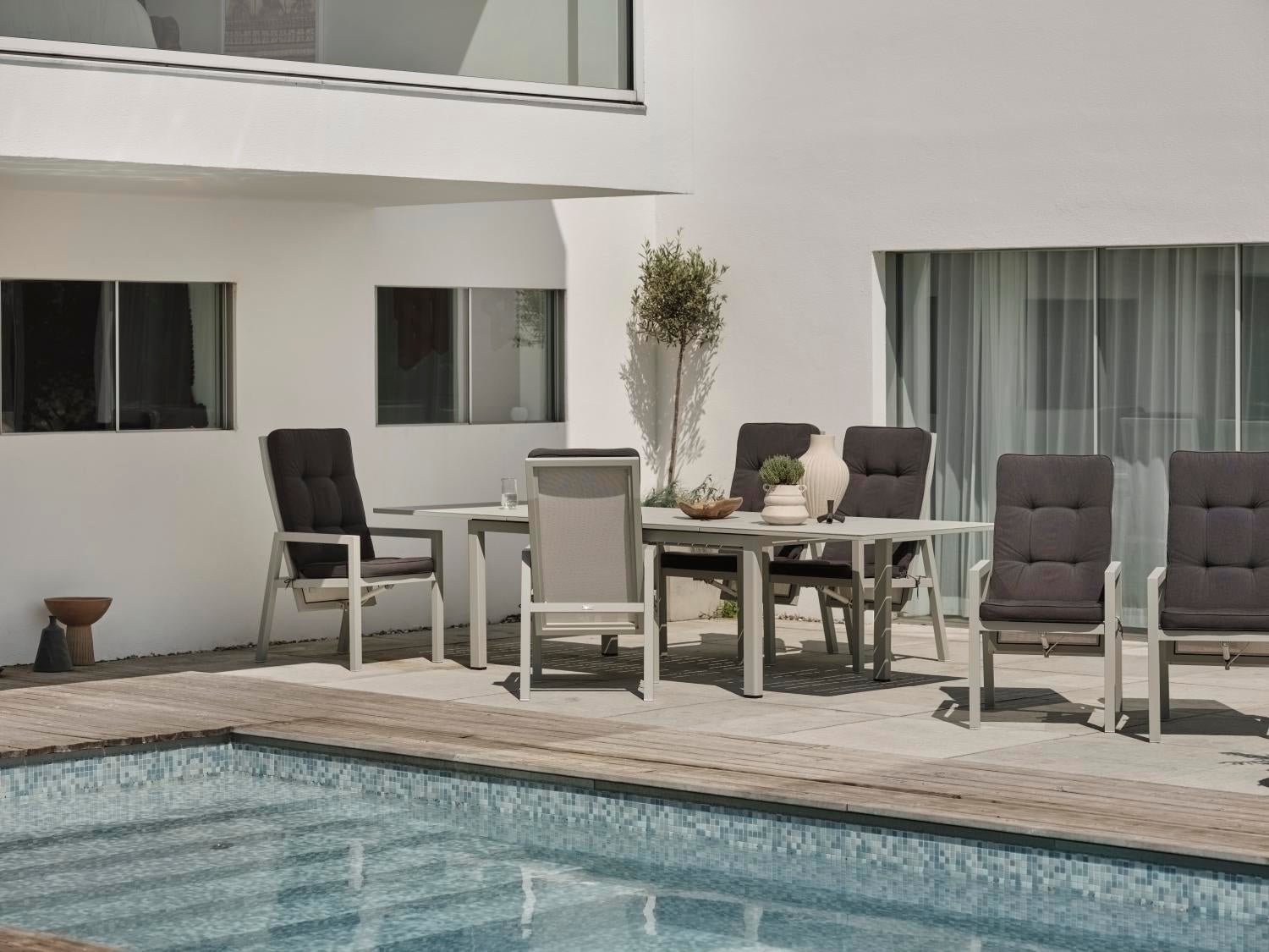 Lomma dining table Light Grey