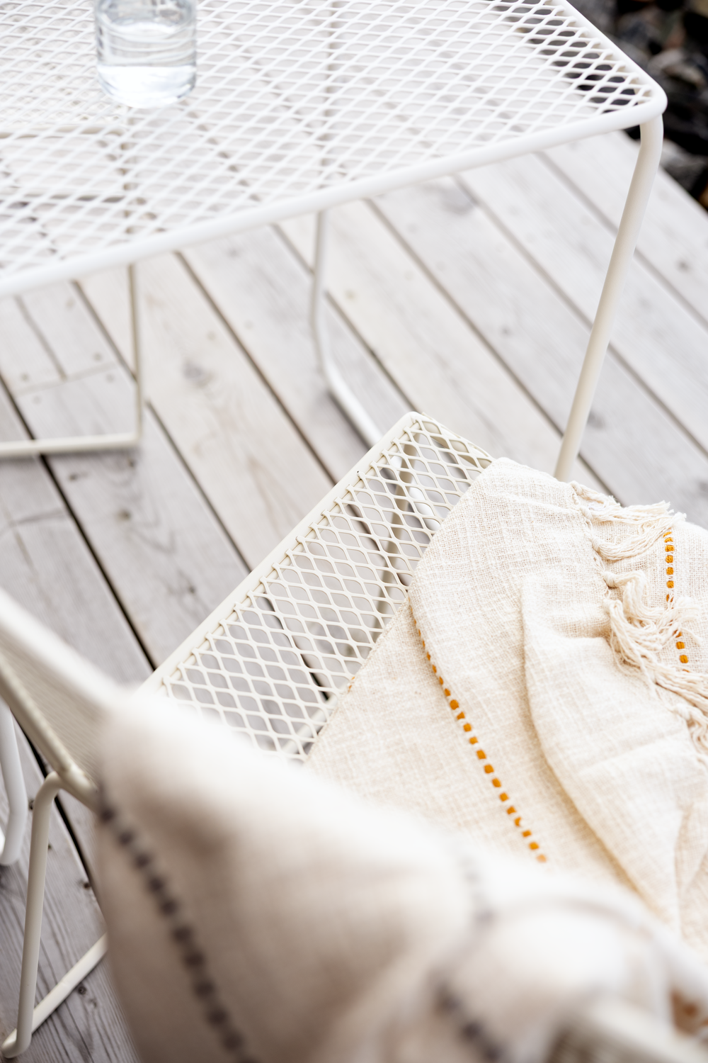 Haru café table Pearl white