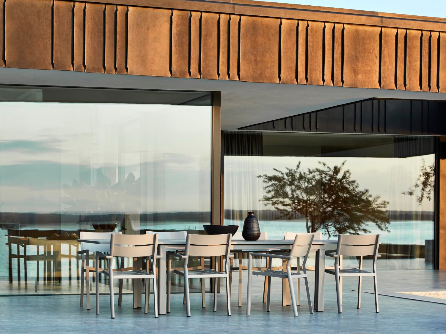 Lomma dining table Khaki