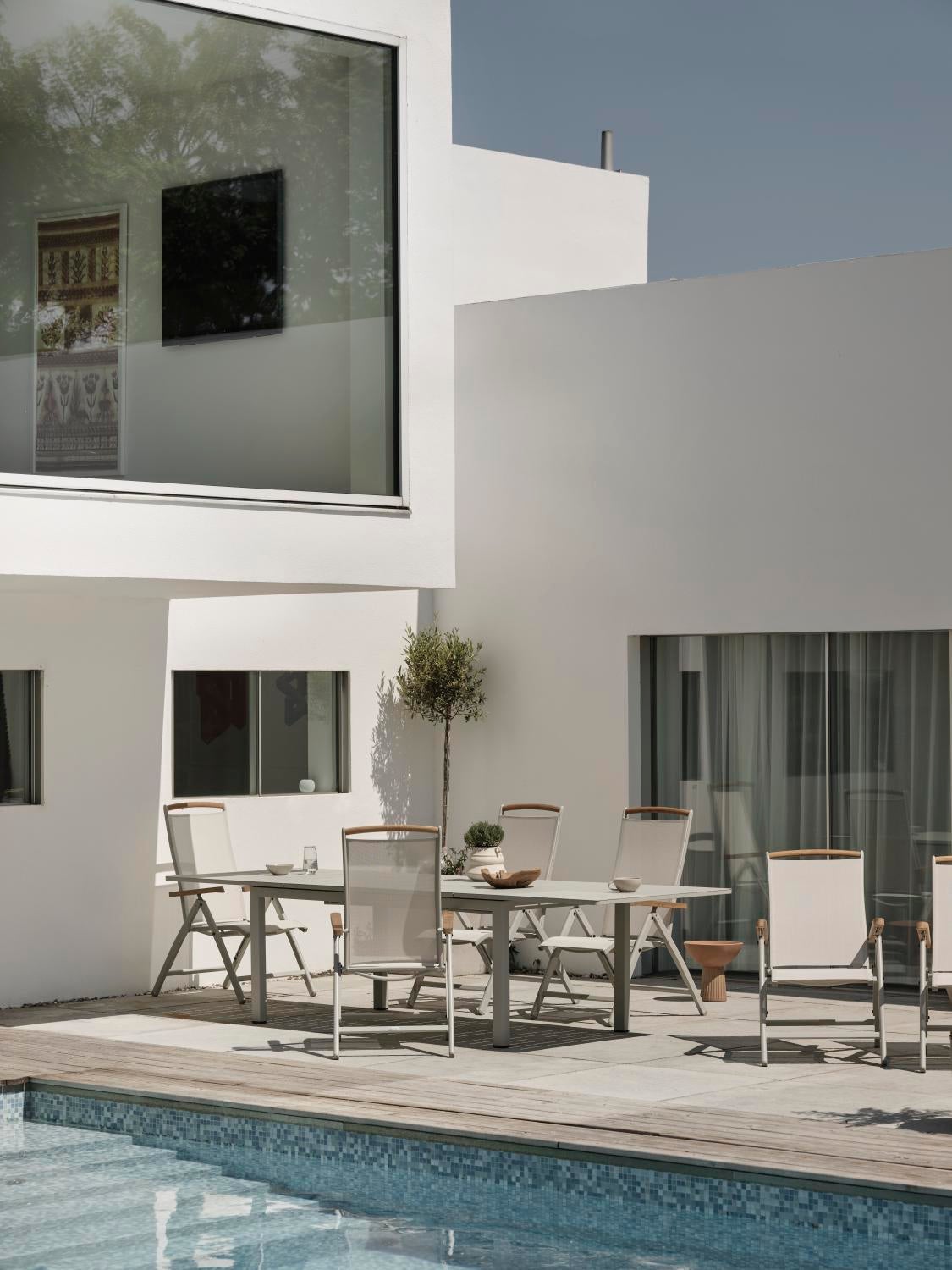 Lomma dining table Light Grey