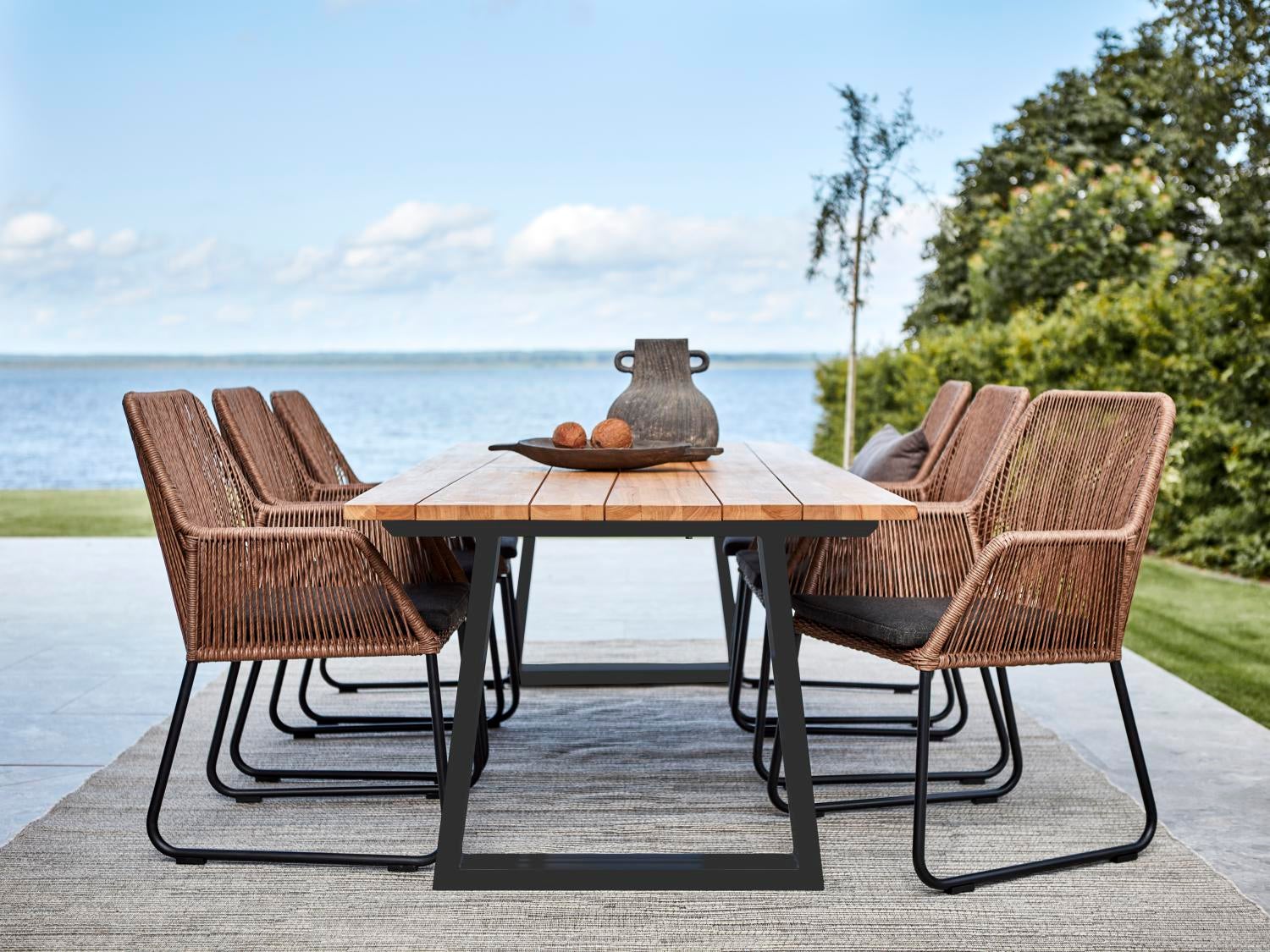 Midway armchair Natural colored/black