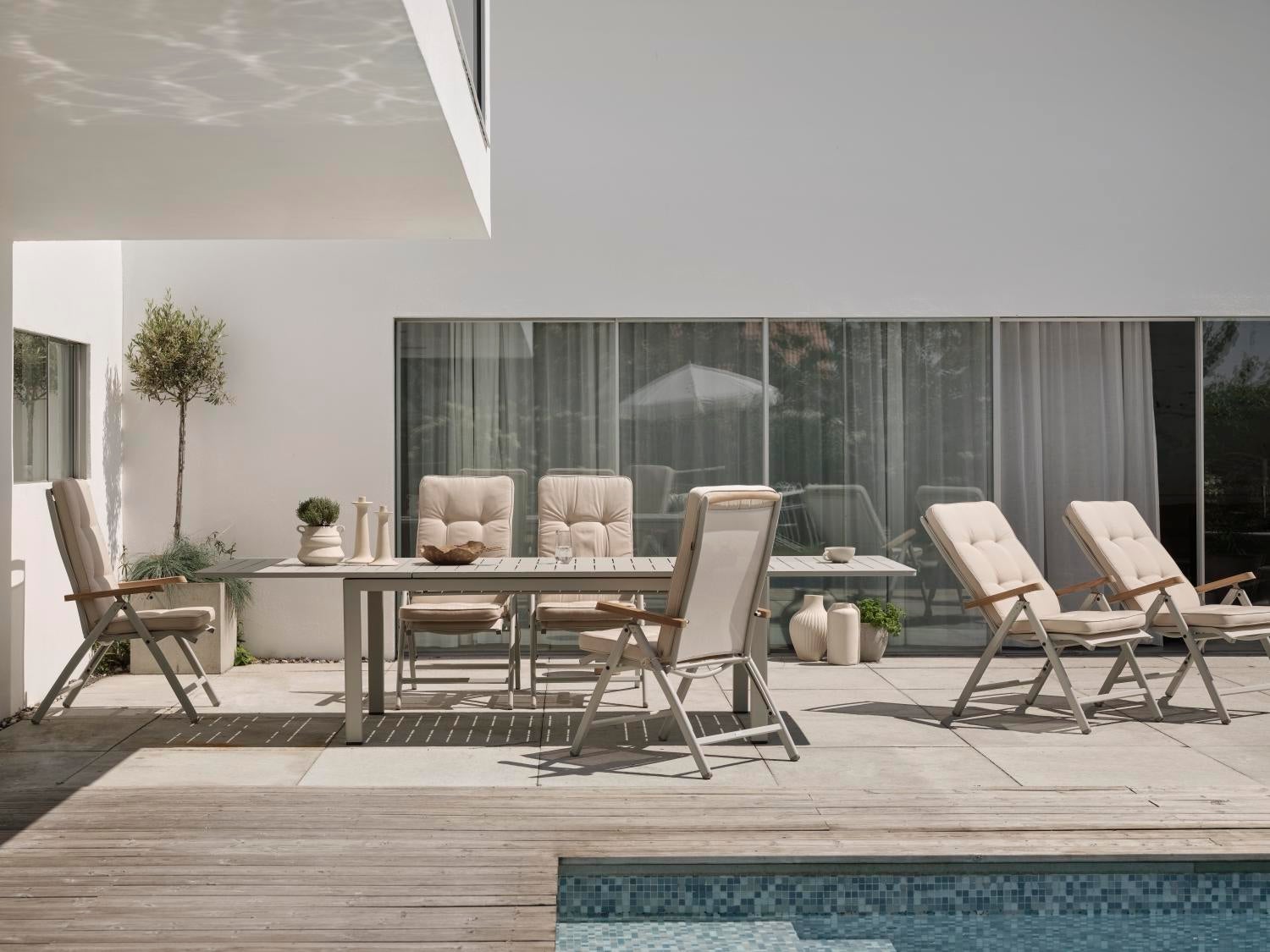 Lomma dining table Light Grey