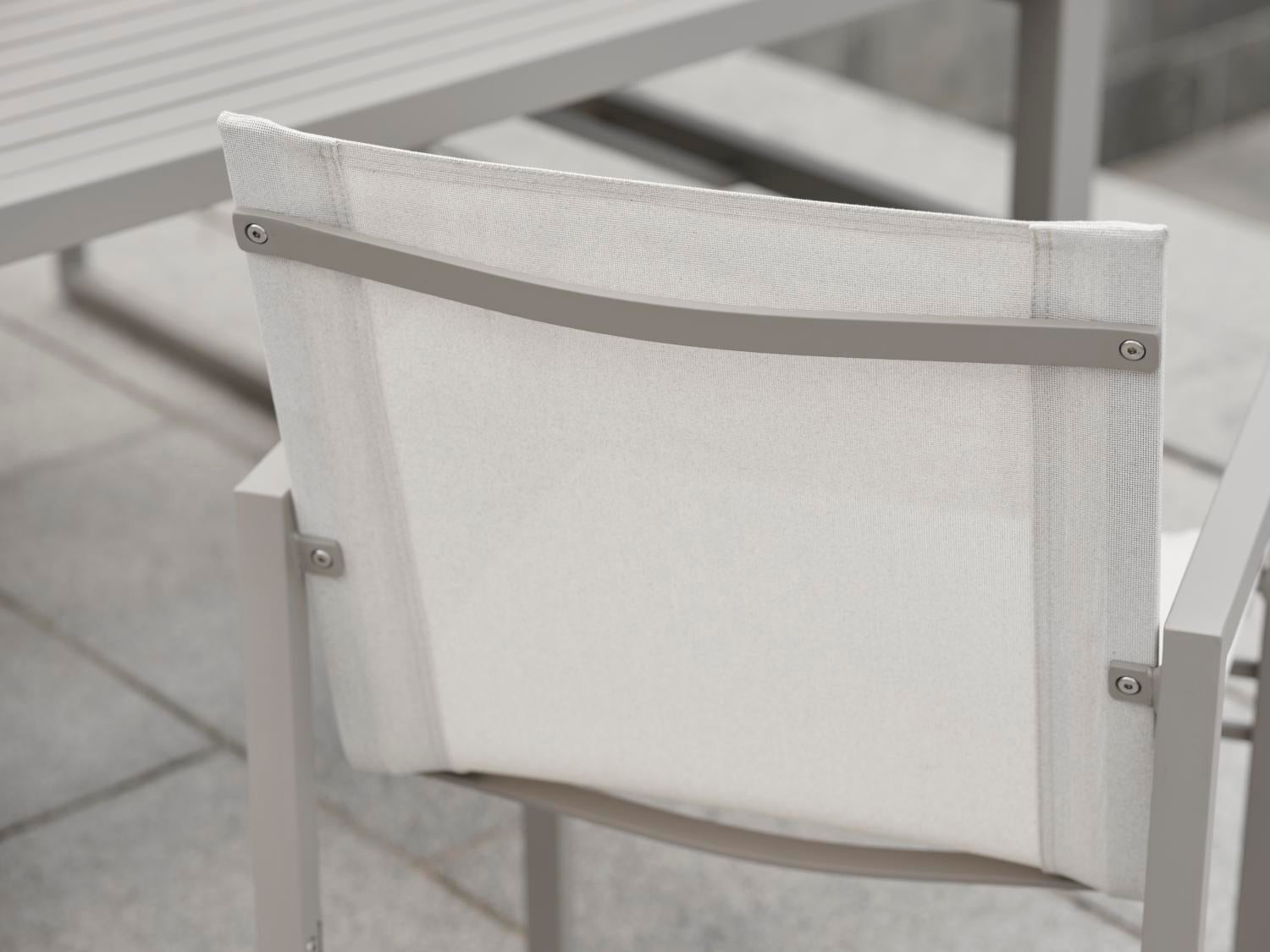 Vevi dining table Khaki