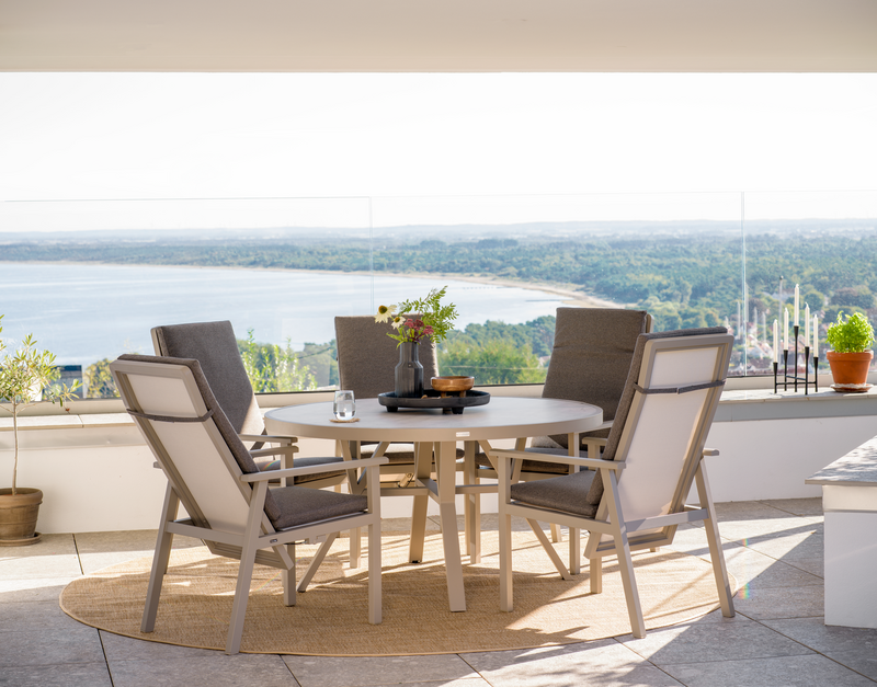 Samvaro dining table Khaki/sand