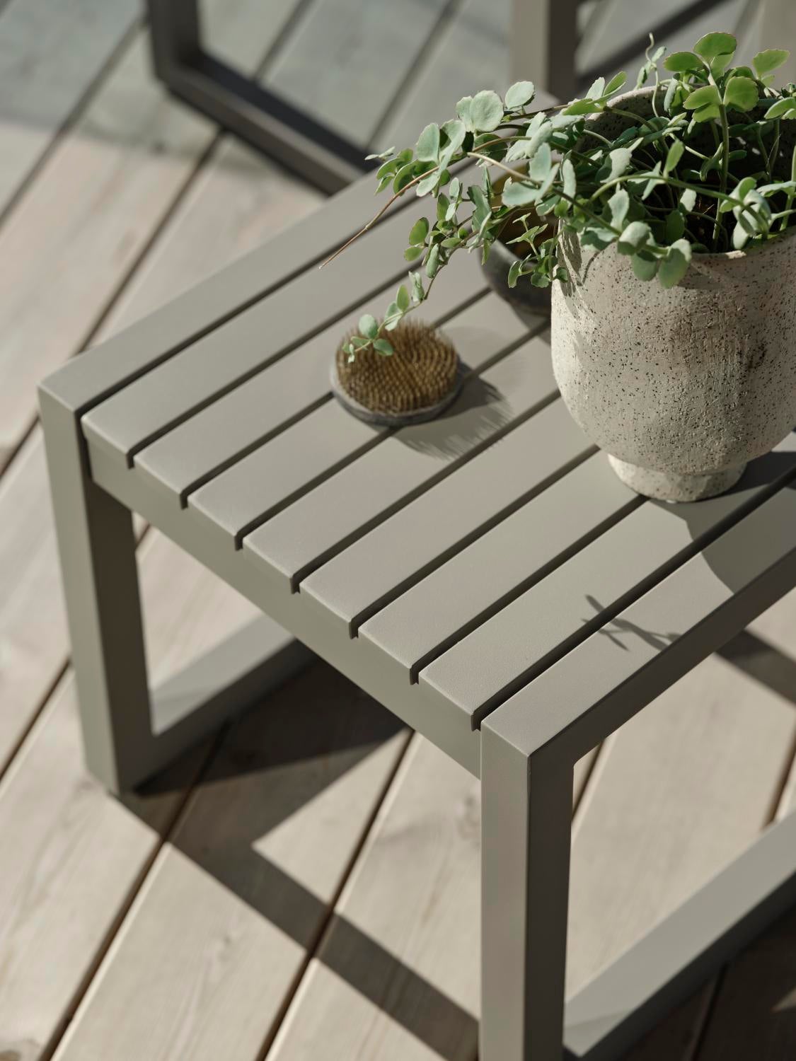 Vevi side table Khaki