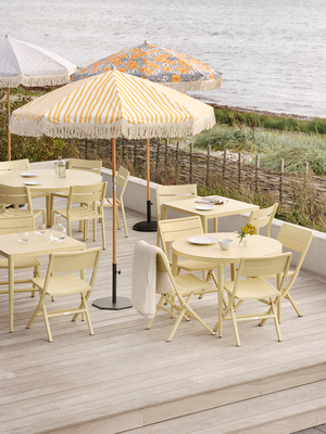 Bigby dining table Lemon