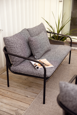 Bendt 2-seater sofa Black/Teddy Ant
