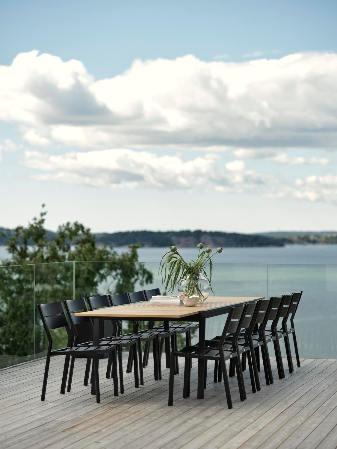 Naos dining table Black/teak