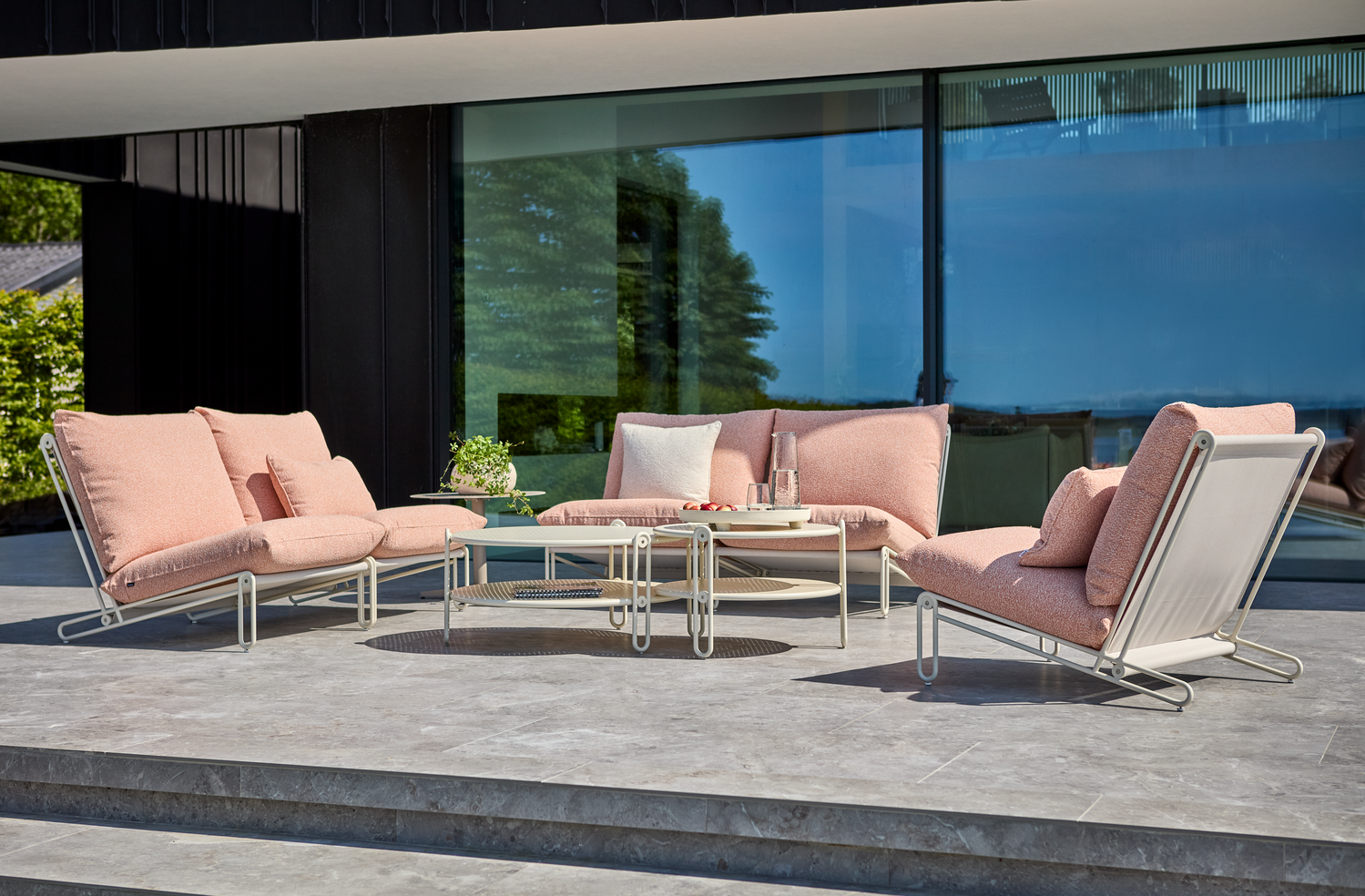 Blixt lounge chair Pearl White/Teddy Orange