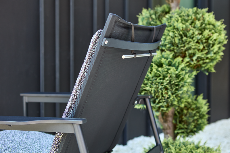 Soro lounge chair Black/Teddy Ant