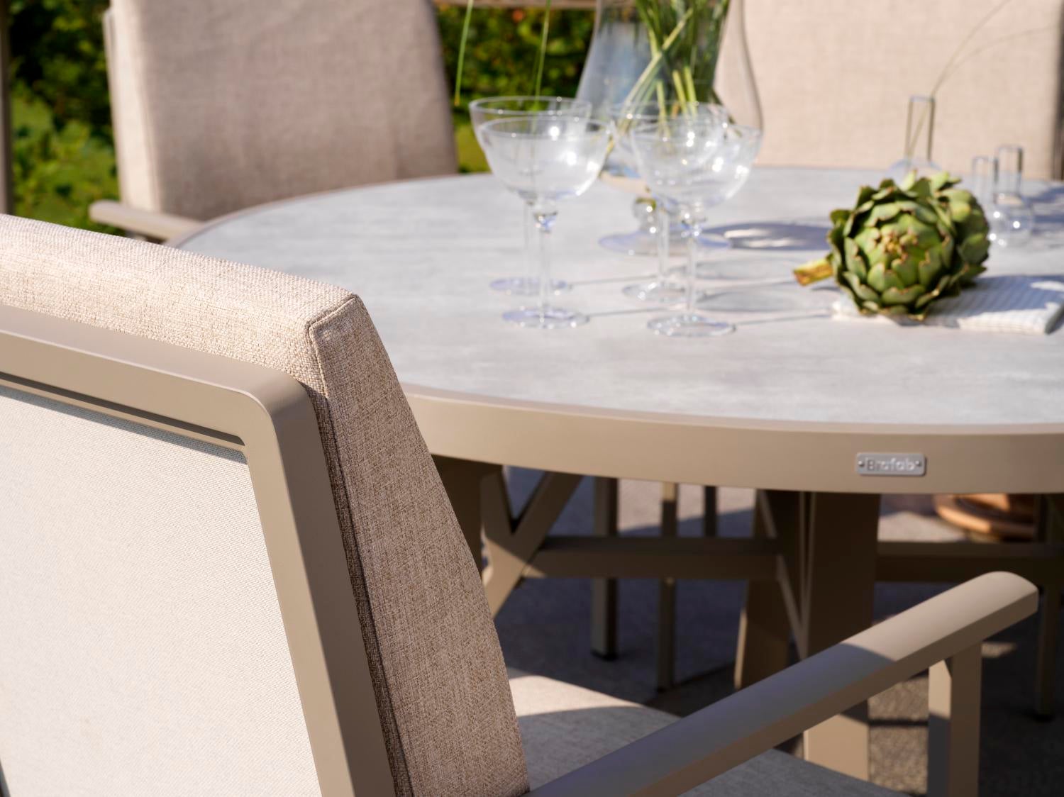 Samvaro dining table Khaki/Sand