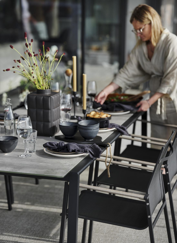 Lyra dining table Black/Sand