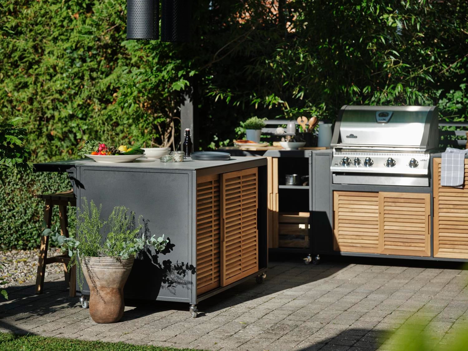 Fornax outdoor Kitchen Black/teak