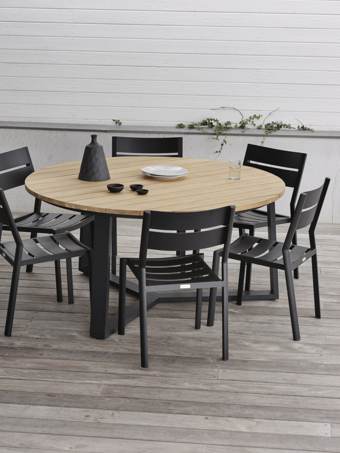 Laurion dining table Black/teak