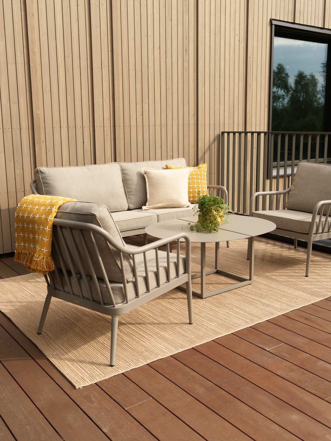 Coleville armchair Khaki/Burlap Beige