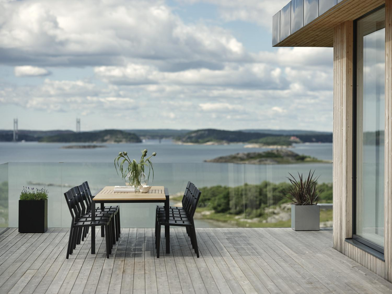 Naos dining table Black/teak