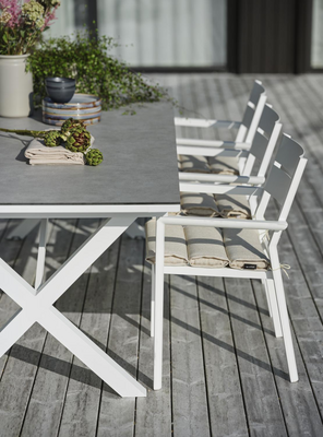 Hillmond dining table White/grey