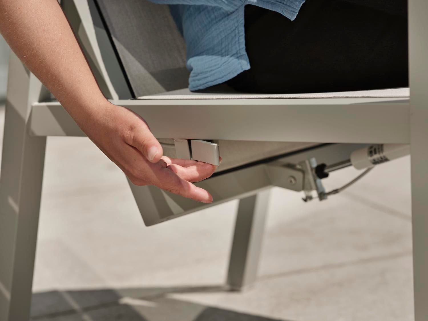 Newfort position chair Light Grey/Off-White